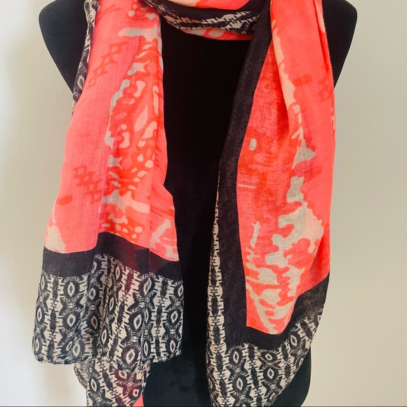 *DONATED* Bright Pink & Black Lightweight Scarf - Picture 4 of 6